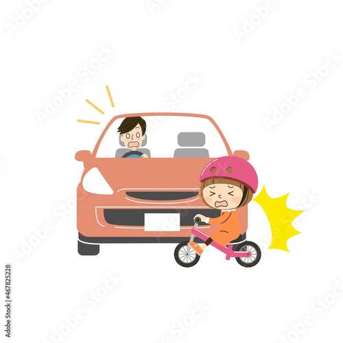 運転中の車と自転車の女の子の事故