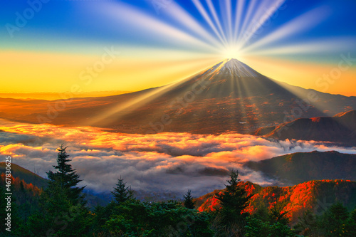 新道峠から雲海の富士山