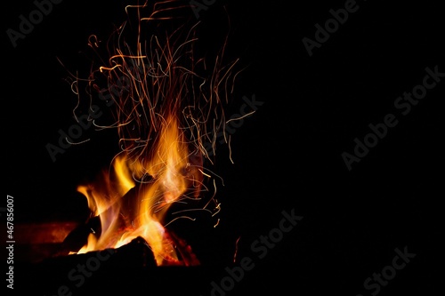 fire at night © Mengyu Yang