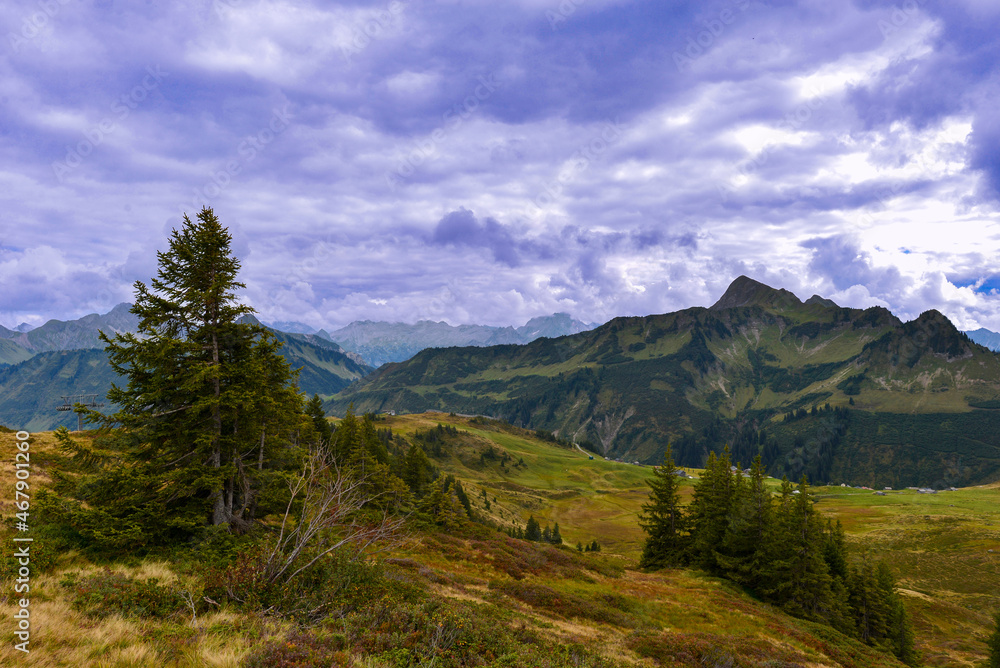 Damülser Berge im Bregenzerwaldgebirge in Vorarlberg Damülser Berge im Bregenzerwaldgebirge in Vorarlberg