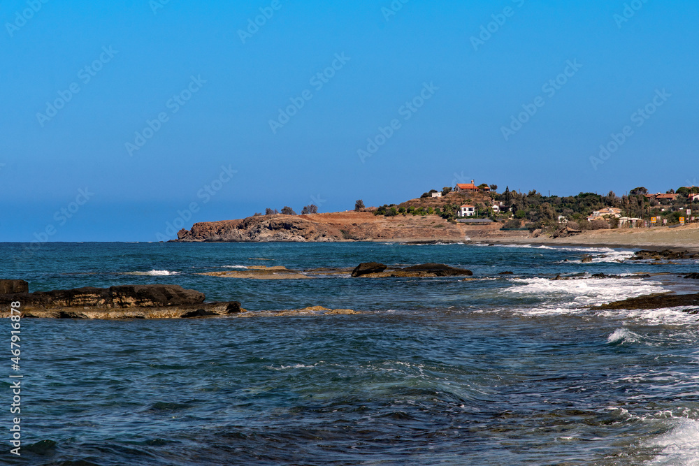 Blick auf die Küste von Agia Marina Chrysochous auf Zypern 
