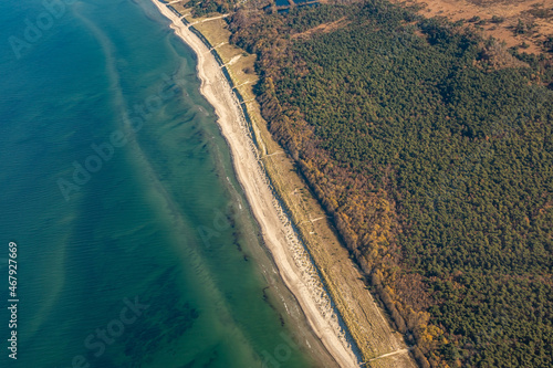 Luftbild vom Strand an der Ostsee bei Rostock Warnemünde