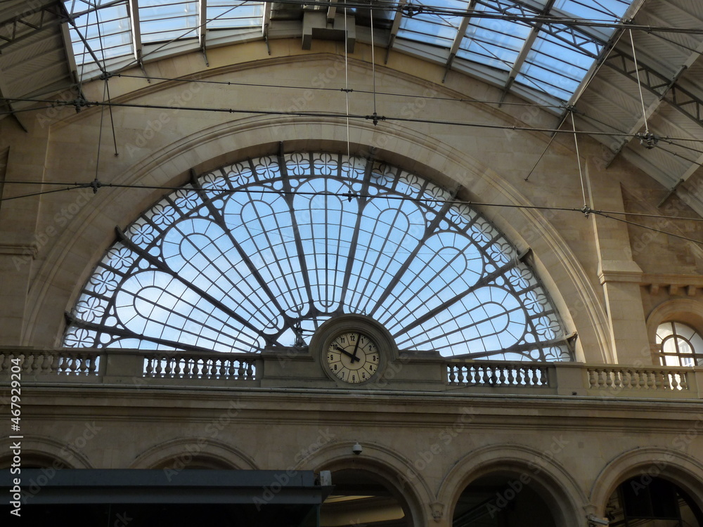 パリ東駅　美しい窓