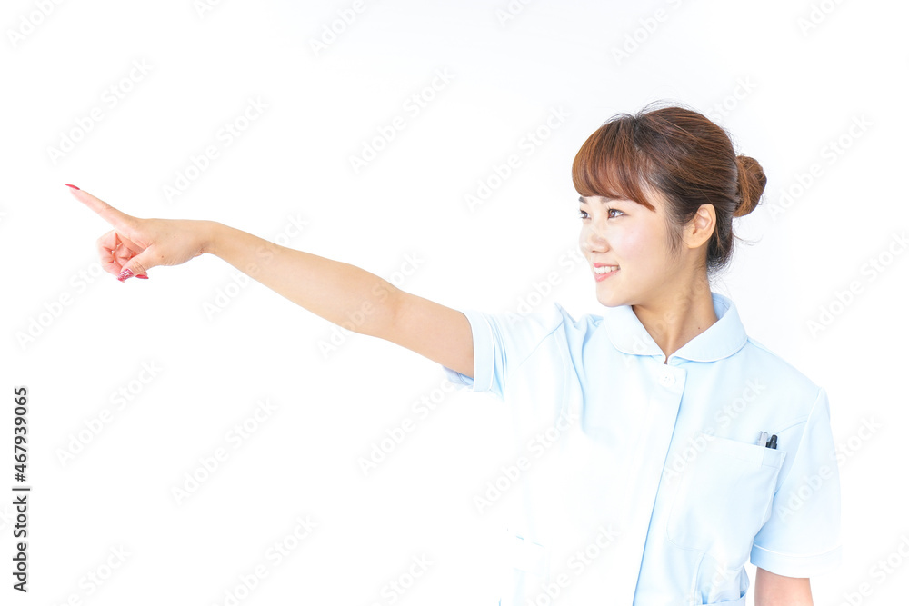 指を指す看護師 指を指す看護師