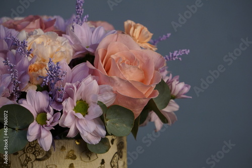 Always beautiful flowers and bouquets. Roses and chrysanthemums. For a great mood.