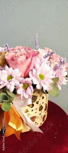 Always beautiful flowers and bouquets. Roses and chrysanthemums. For a great mood.