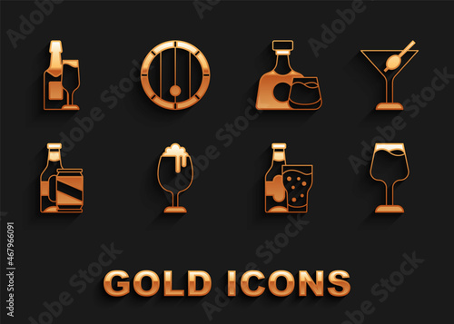 Set Glass of beer, Martini glass, Wine, Beer bottle and, can, Whiskey, Champagne and Wooden barrel icon. Vector