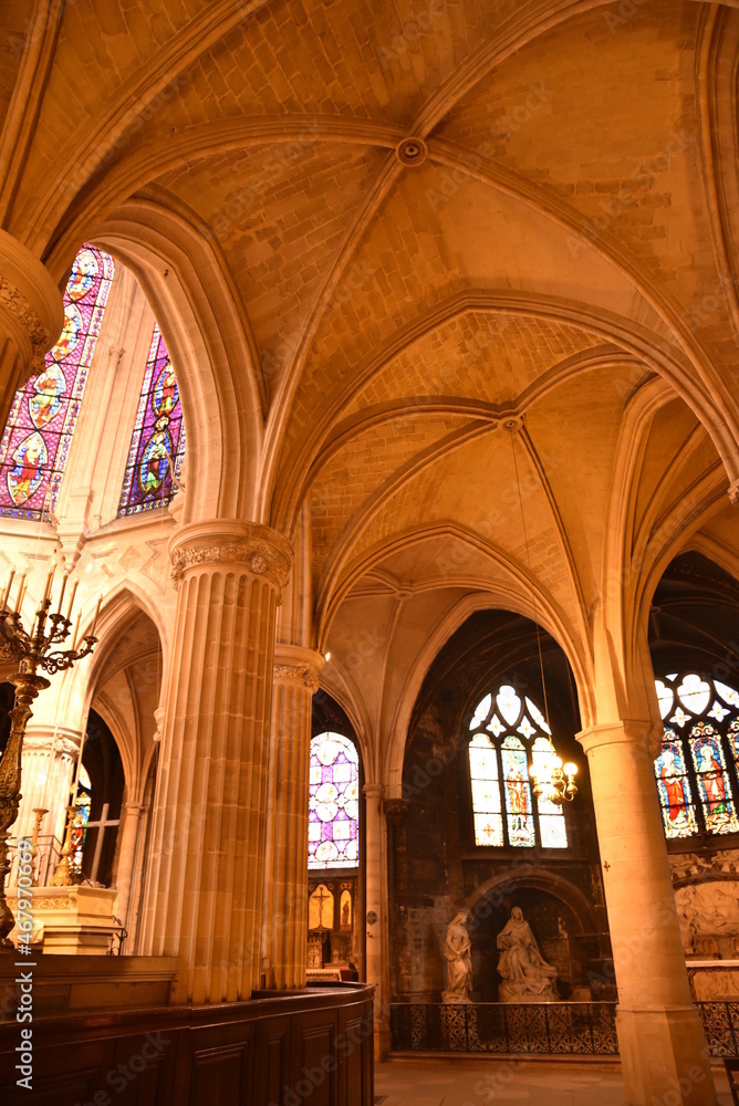 Voûtes gothiques de Saint-Germain l'Auxerrois à Paris, France