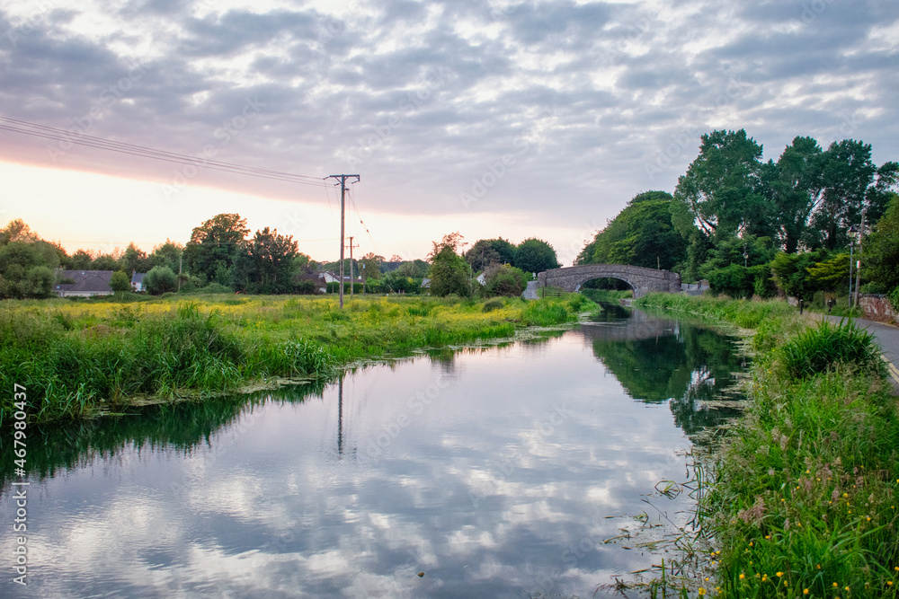 Fototapeta premium Beautiful Sunrise at Irish Canal