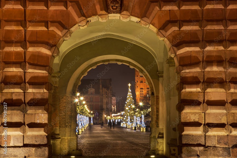 Fototapeta premium Green gate and Long Market (Dlugi Targ) square in Gdansk. Poland