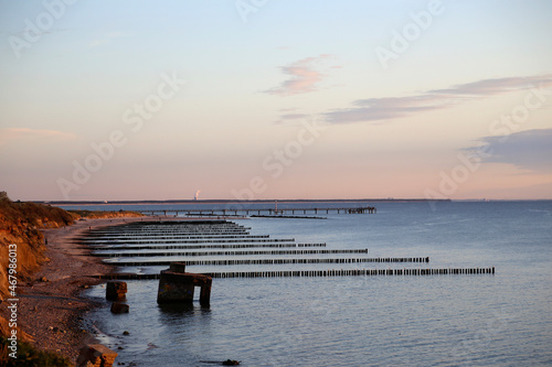 Sonnenuntergang an der Ostsee im Herbst