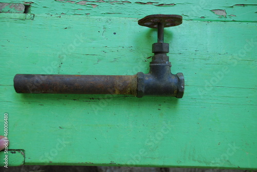 фотографія Old metal water tap