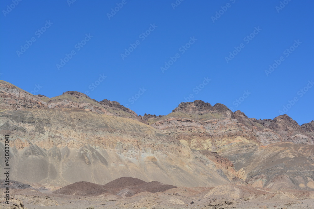Fototapeta premium Artists Palette - a beautiful display of multicolored rocks in Death Valley National Park, California, USA. 