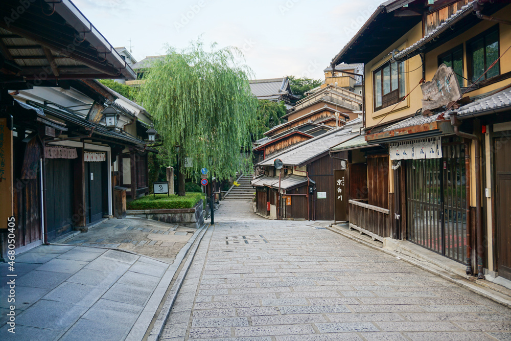 京都 観光スポットの清水寺へ続く三年坂の景色