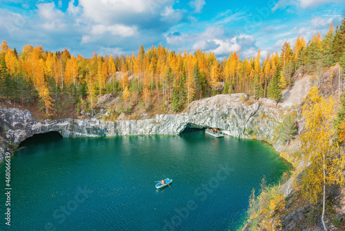 Fototapeta Naklejka Na Ścianę i Meble -  Lake in the deep marble canyon. Ruskeala Mountain Park. Republic of Karelia.