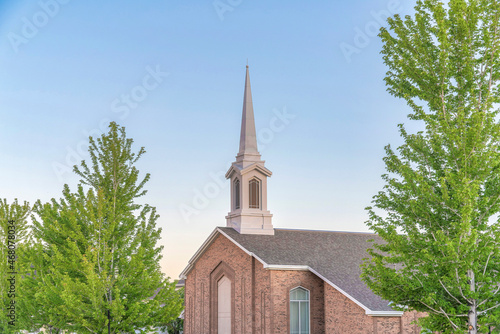Bild auf Leinwand Top exterior of a church in Utah with trees outdoors