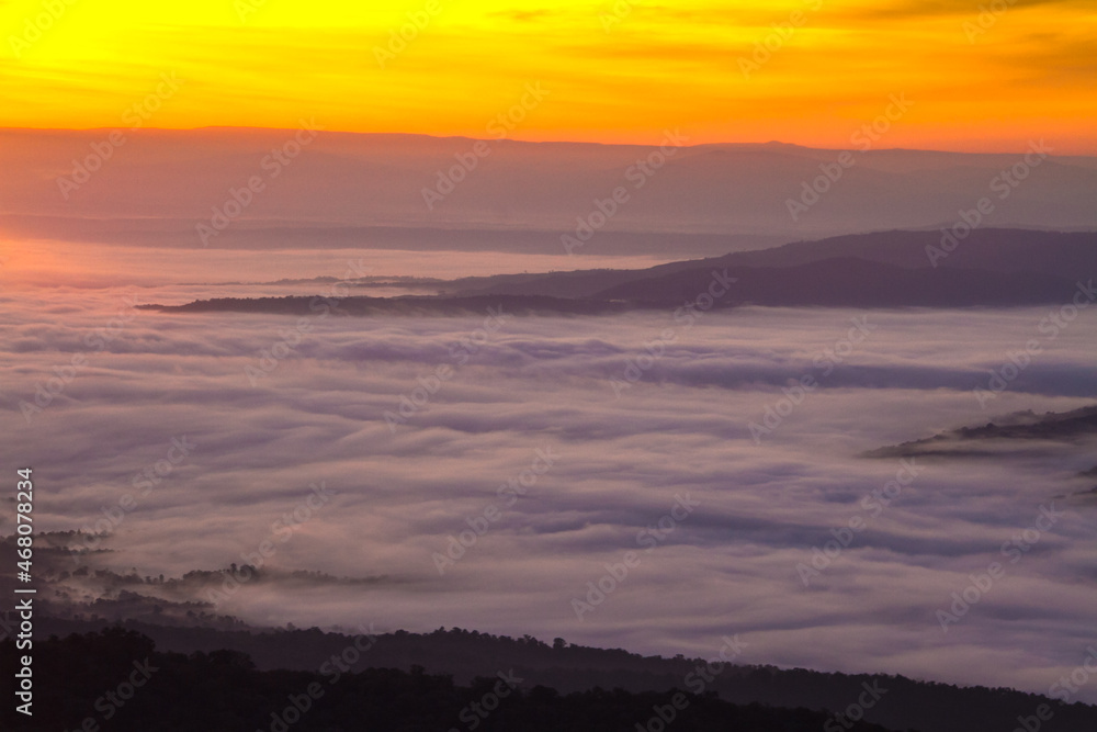 Fototapeta premium sunrise over the mountains