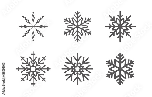 美しい雪の結晶のセット。クリスマスの素材。