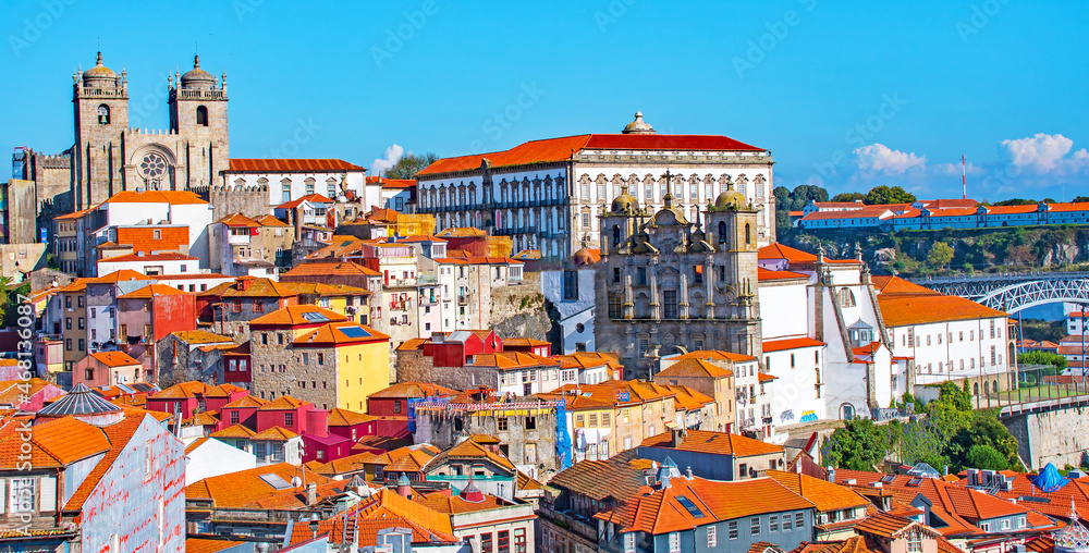 Porto am Rio Douro, Küstenstadt Portugals,  Brücken, Portwein, Altstadt mittelalterlichen Viertel Ribeira,  cais da ribeira porto Flussufer,  Douro, Atlantik