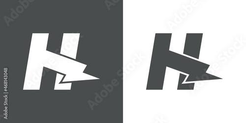Símbolo energía eléctrica. Logotipo con letra inicial H con forma de relampago en fondo gris y fondo blanco