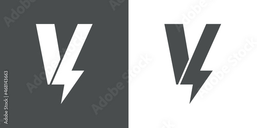 Símbolo energía eléctrica. Logotipo con letra inicial V con forma de relampago en fondo gris y fondo blanco