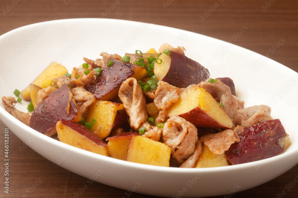 薩摩芋と豚肉の炒め物