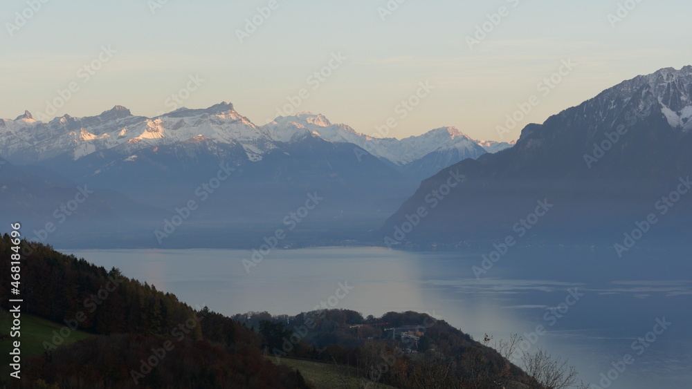 Coucher de soleil automnal sur le Léman Coucher de soleil automnal sur le Léman