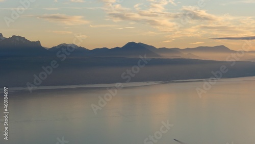 Wallpaper Mural Coucher de soleil automnal sur le Léman Torontodigital.ca