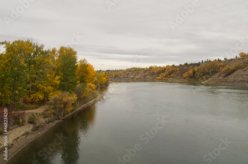 Fototapeta Naklejka Na Ścianę i Meble -  North Saskatchewan River on a Cloudy Autumn Day