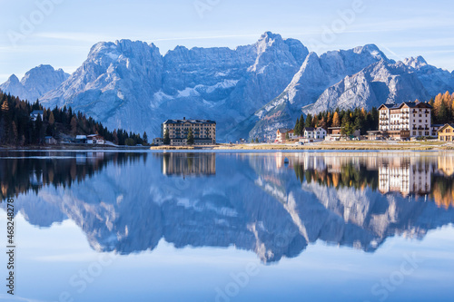 The picturesqueue Lago di Misurina in the italien alps