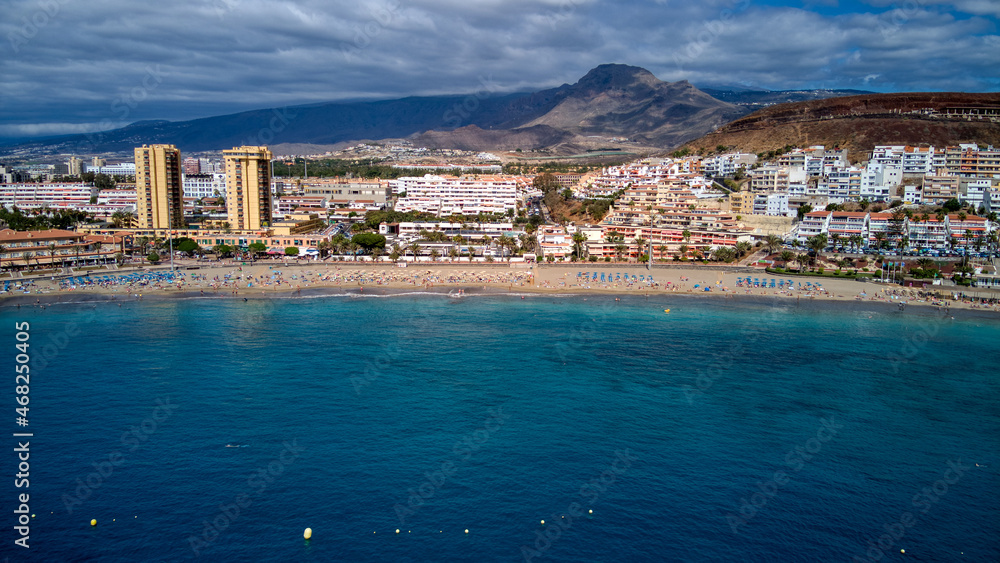 Vistas aérea de la playa de Las Vistas, Arona, Tenerife, Canarias. Fotos con drone