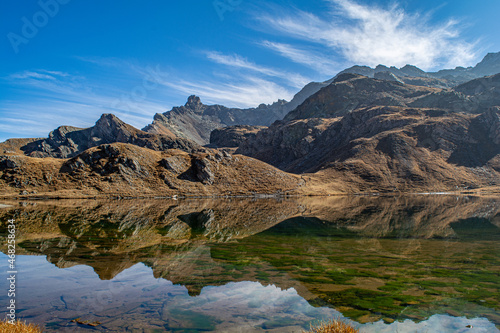 La Valle Varaita in versione autunnale. I laghi, le nebbie, i monti e le strade che si tingono d’oro photo