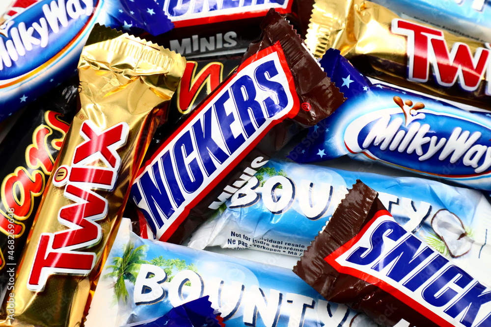Foto Stock Mars, Bounty, Snickers, Milky Way and Twix chocolate bars,  brands of Mars Incorporated | Adobe Stock