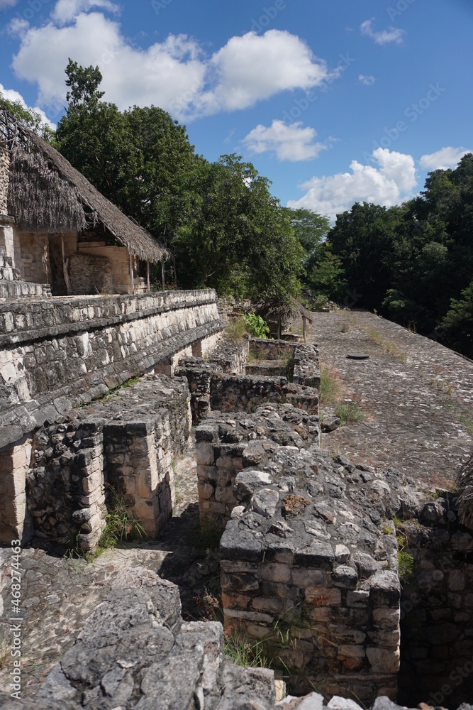 ancient mayan ruins 