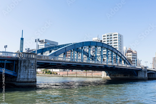 Fototapeta Naklejka Na Ścianę i Meble -  隅田川に架かる駒形橋の風景