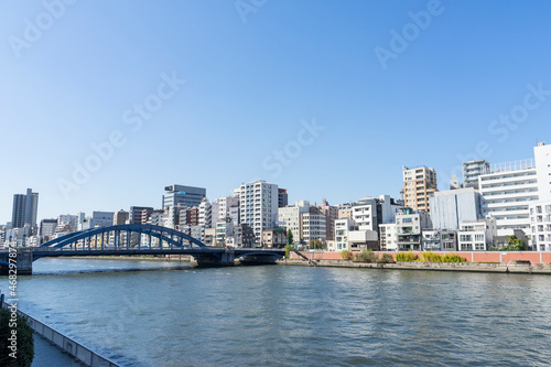 隅田川に架かる駒形橋の風景 © EISAKU SHIRAYAMA