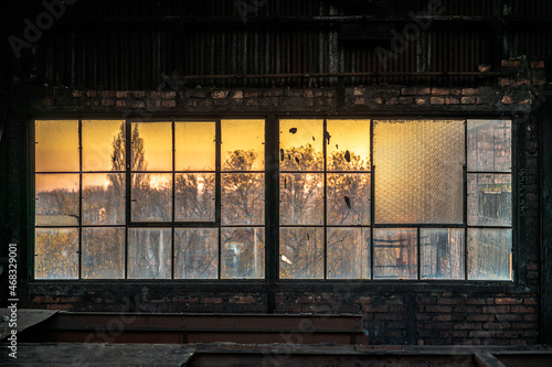 Industrialne okno