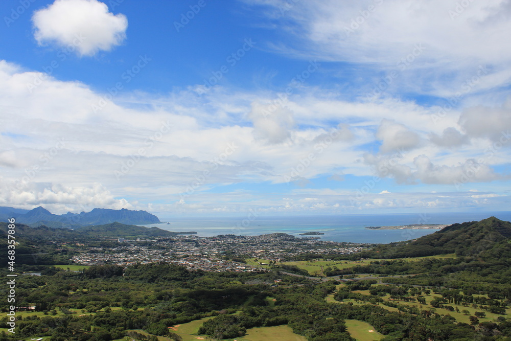 Obraz premium ダイヤモンドヘッド頂上から見下ろす街並み