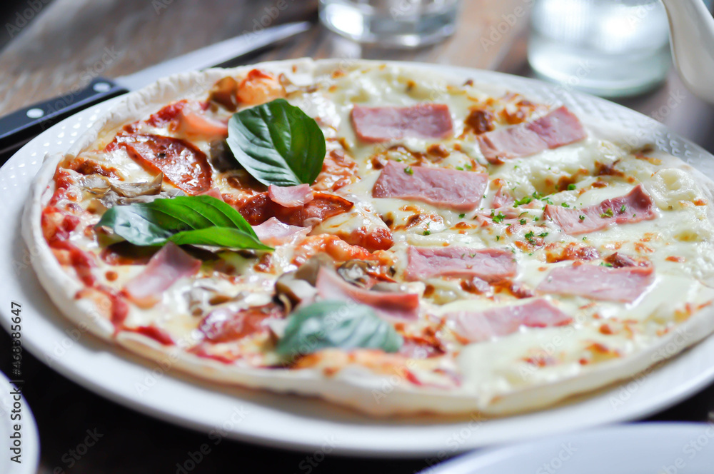 pizza or pepperoni pizza and ham and cheese pizza pizza or pepperoni pizza and ham and cheese pizza