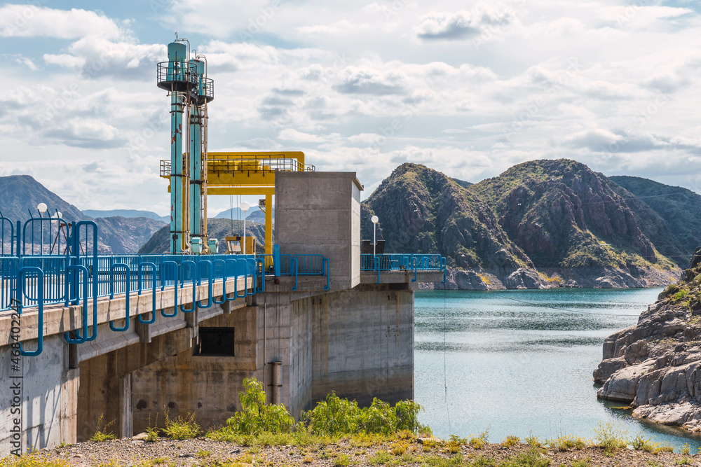 Obraz premium Dam reservoir in the mountains.