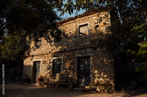 Fototapeta Naklejka Na Ścianę i Meble -  Old Peritheia cottage, Corfu, Greece 