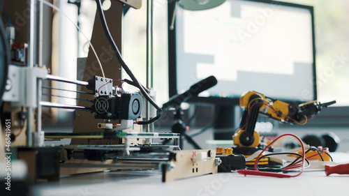 Obraz na płótnie 3D printer and tools on the laboratory desk