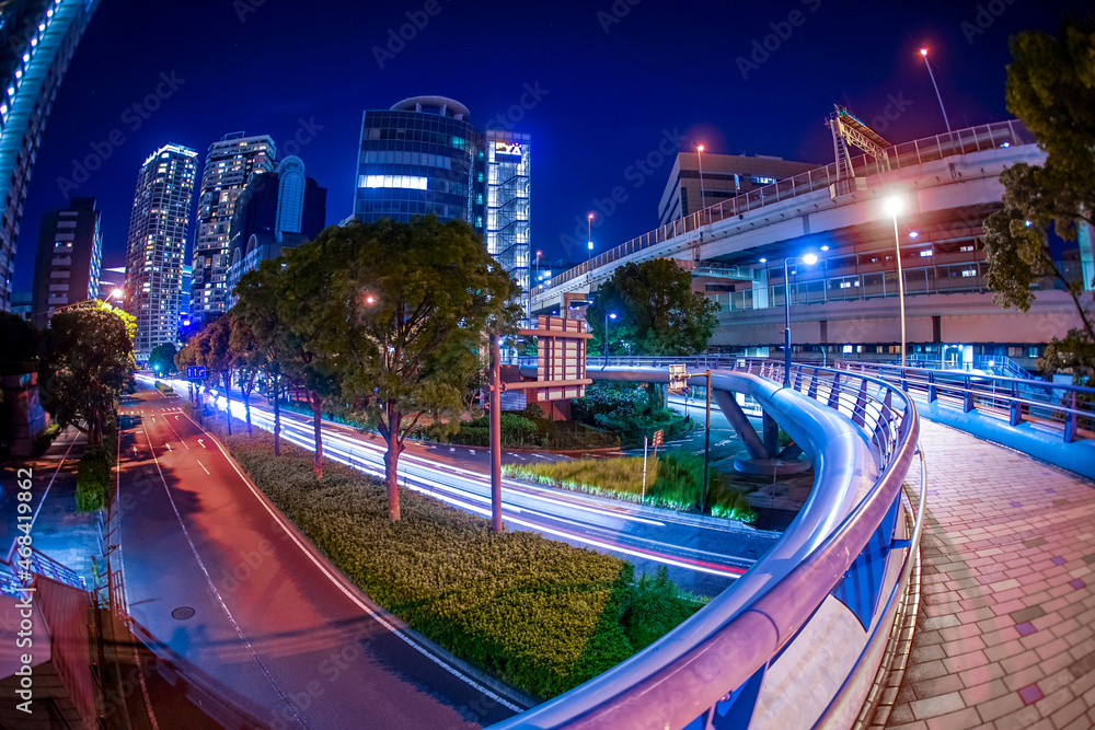 歩道橋と首都高速道路