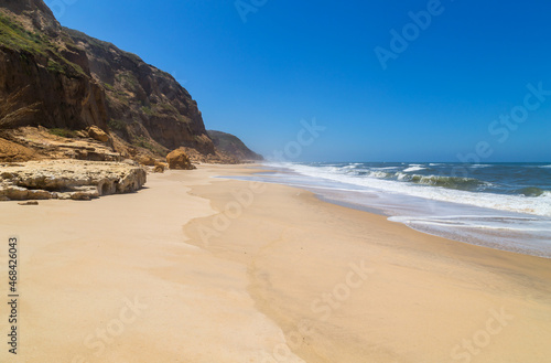Fototapeta Naklejka Na Ścianę i Meble -  Beautiful beach in Sao Martinho do Porto