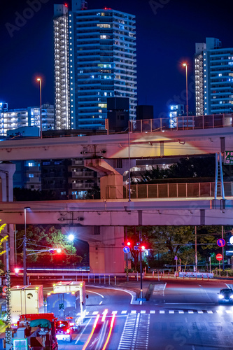 横浜の高速道路の夜景 © kanzilyou
