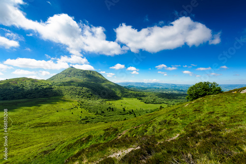Obraz na płótnie Puy de Dome mountain and Auvergne landscape w salonie