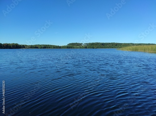 jezioro latem 