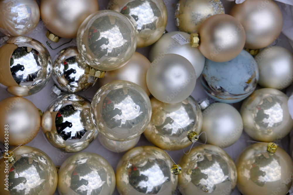 Christmas is coming ... balls ready for the tree
Christmas is coming ... balls ready for the tree