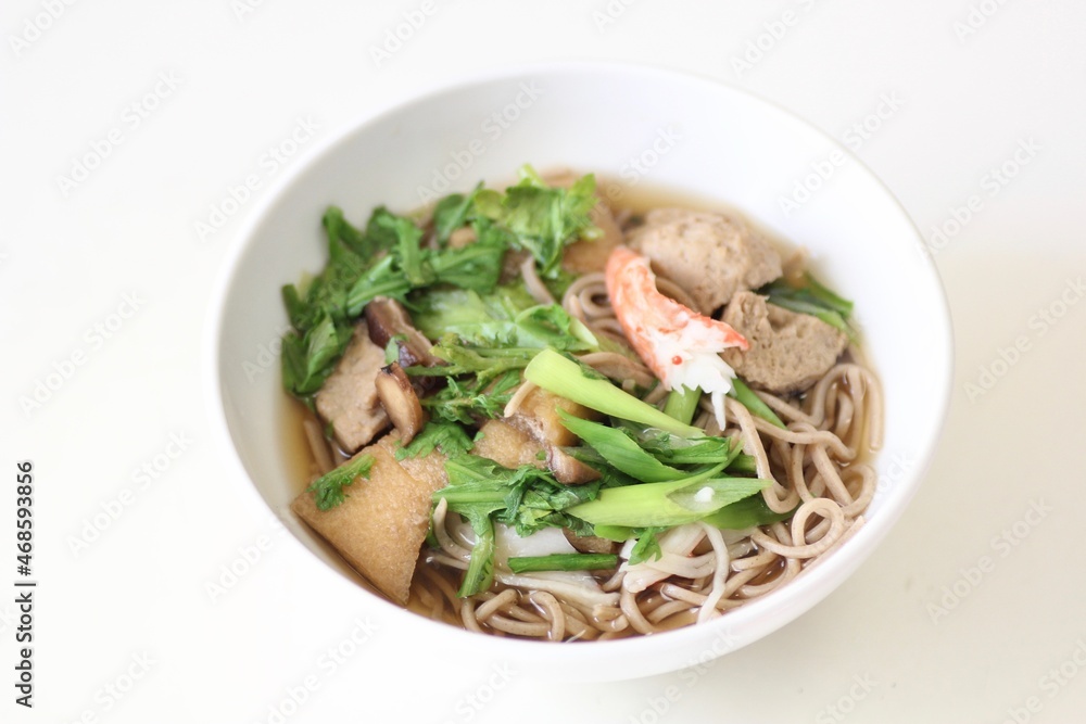野菜がいっぱいの日本蕎麦 野菜がいっぱいの日本蕎麦