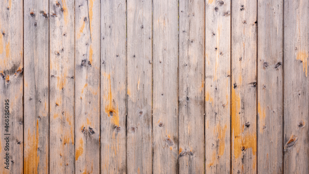 Alte verwitterte Holzlatten mit schöner Struktur als Hintergrund Alte verwitterte Holzlatten mit schöner Struktur als Hintergrund